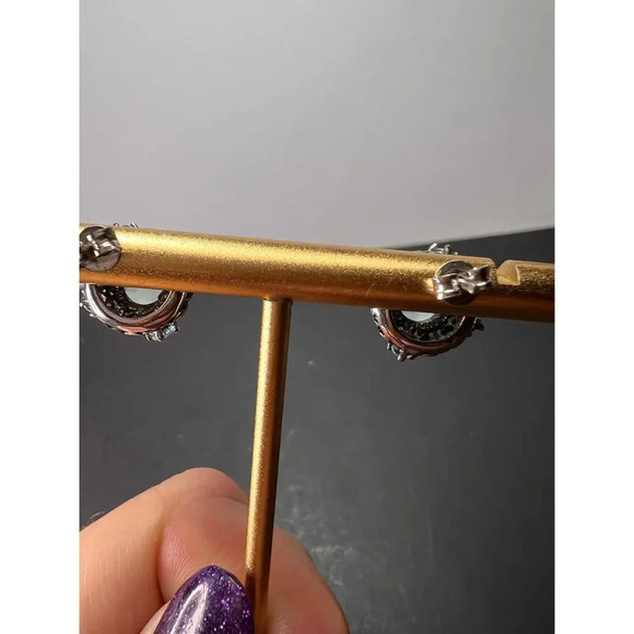 Blue chalcedony Sterling silver stud earrings - Picture 10 of 11